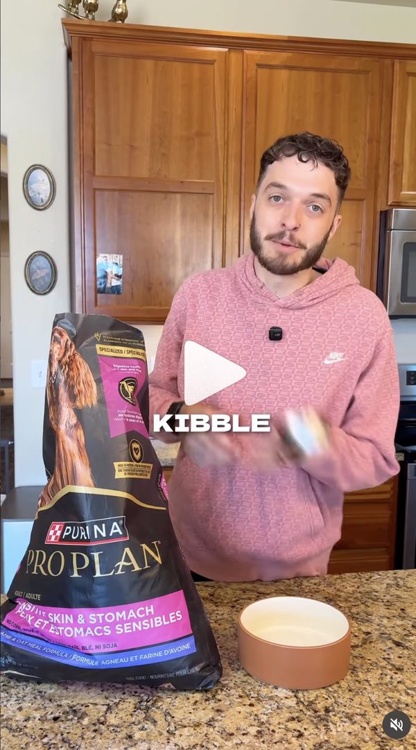 Using the same kibble scoop every day